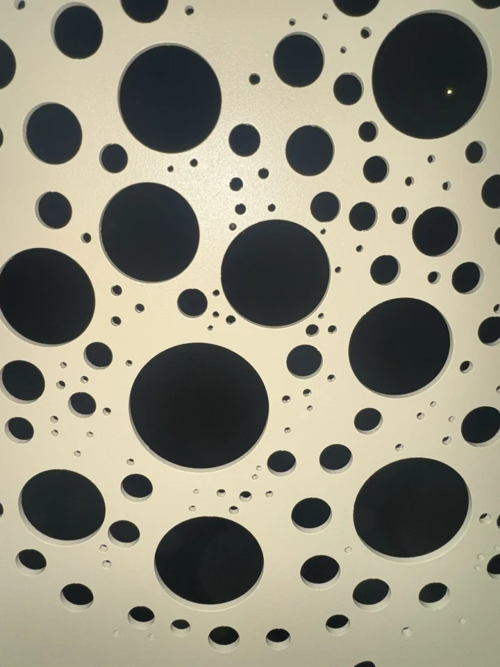 Circular decorative pattern