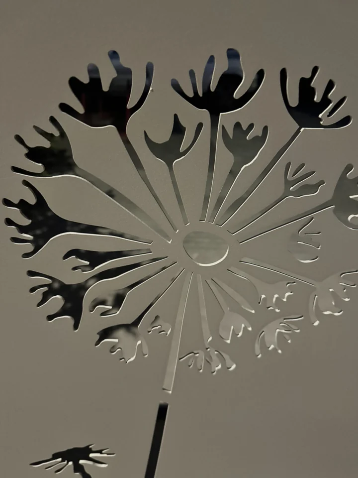 Pusteblumenmotiv im Detail