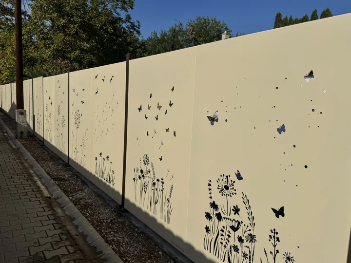 Dandelion fence panels